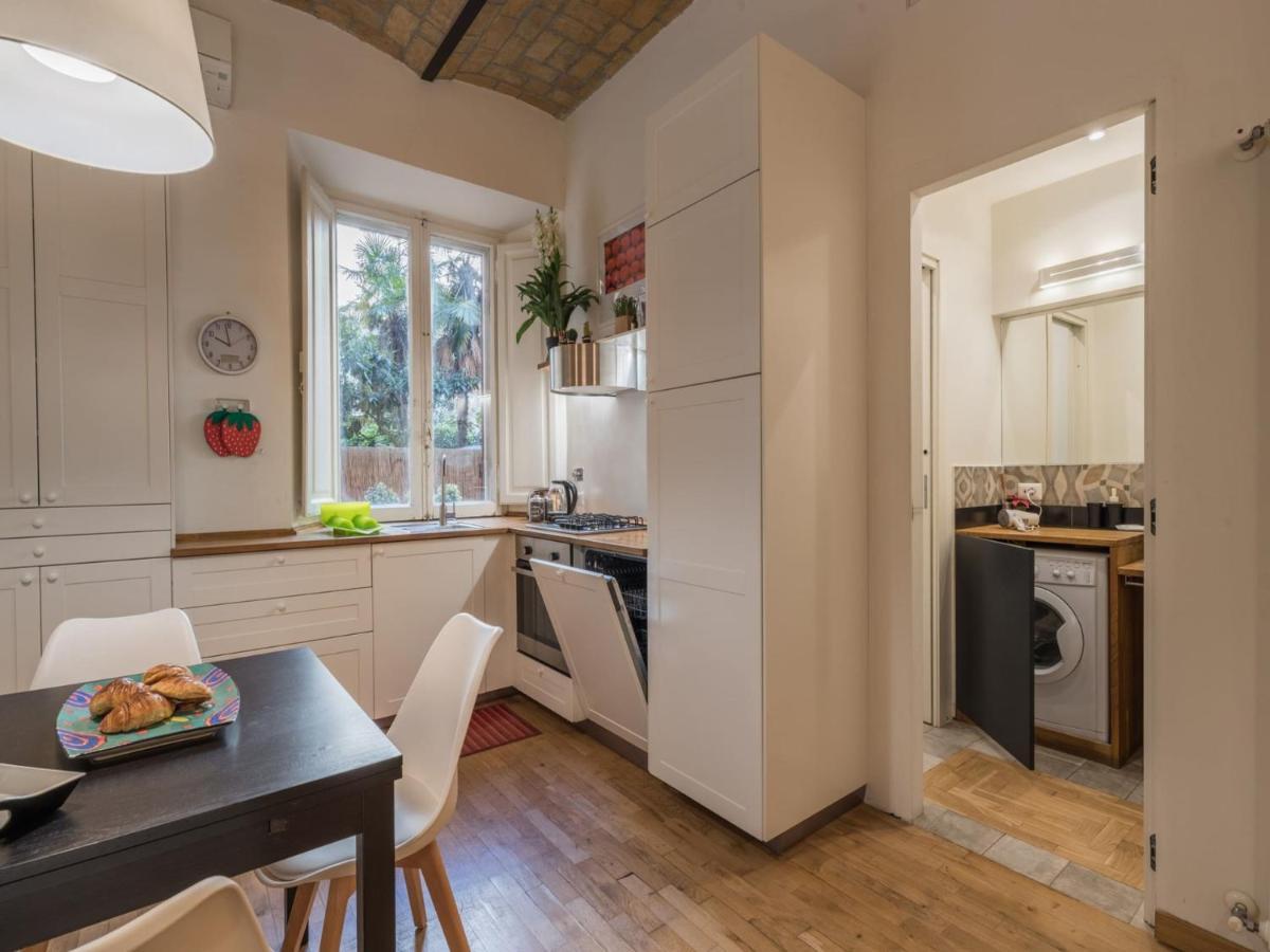 The Best Rent - Elegant Flat Near Colosseum Рим Экстерьер фото