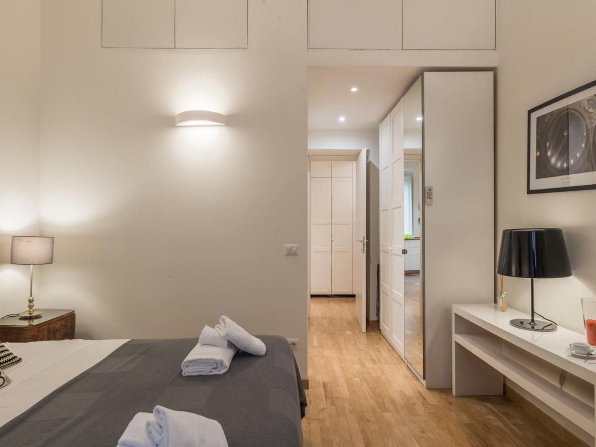 The Best Rent - Elegant Flat Near Colosseum Рим Экстерьер фото