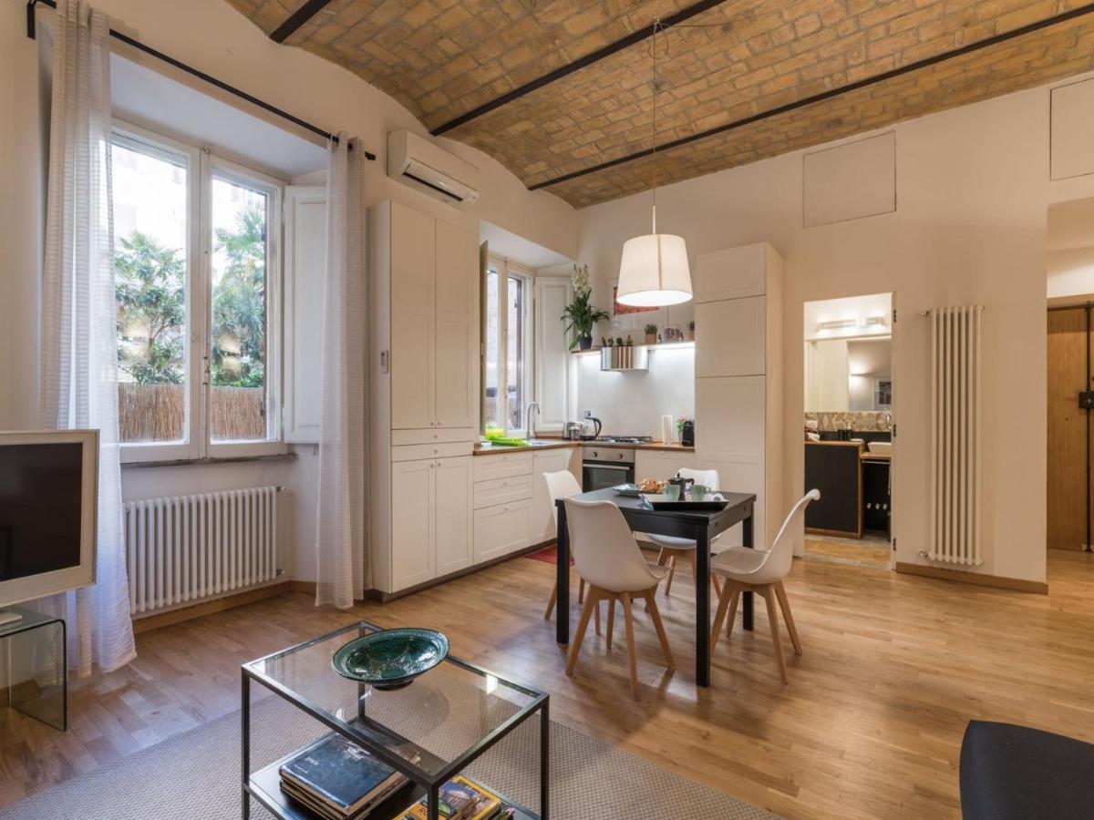 The Best Rent - Elegant Flat Near Colosseum Рим Экстерьер фото